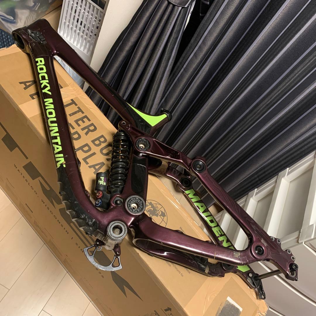 ロッキーマウンテン maiden カナダ ダウンヒル フルカーボンフレーム DH