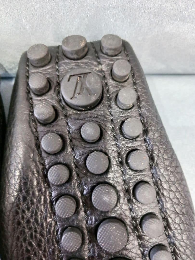 Louis Vuitton ブラック モカシン　　 ３８