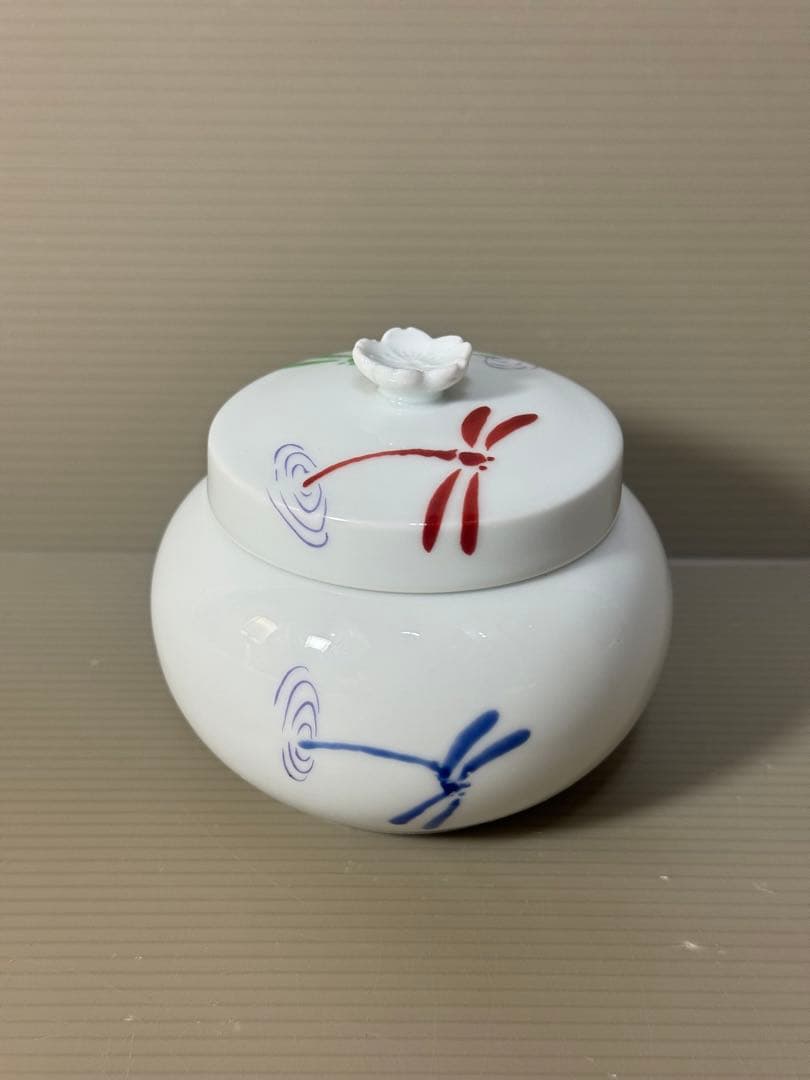 2339 有田焼　其泉　蜻蜓文　蓋物