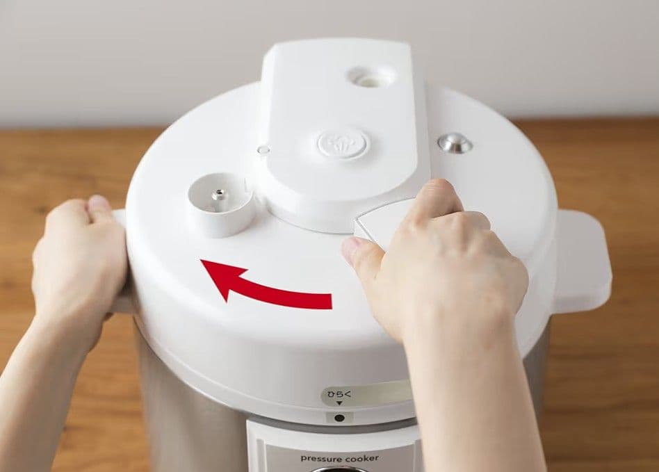 【新品未開封】リブセトラ 電気圧力鍋 LPC-T20/W ホワイト