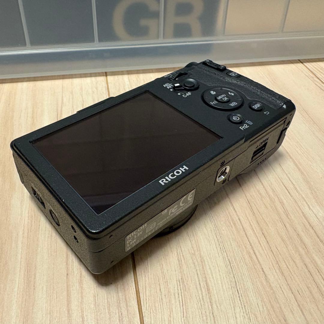 L*Y様 RICOH GR コンパクトデジタルカメラ 動作良好♫