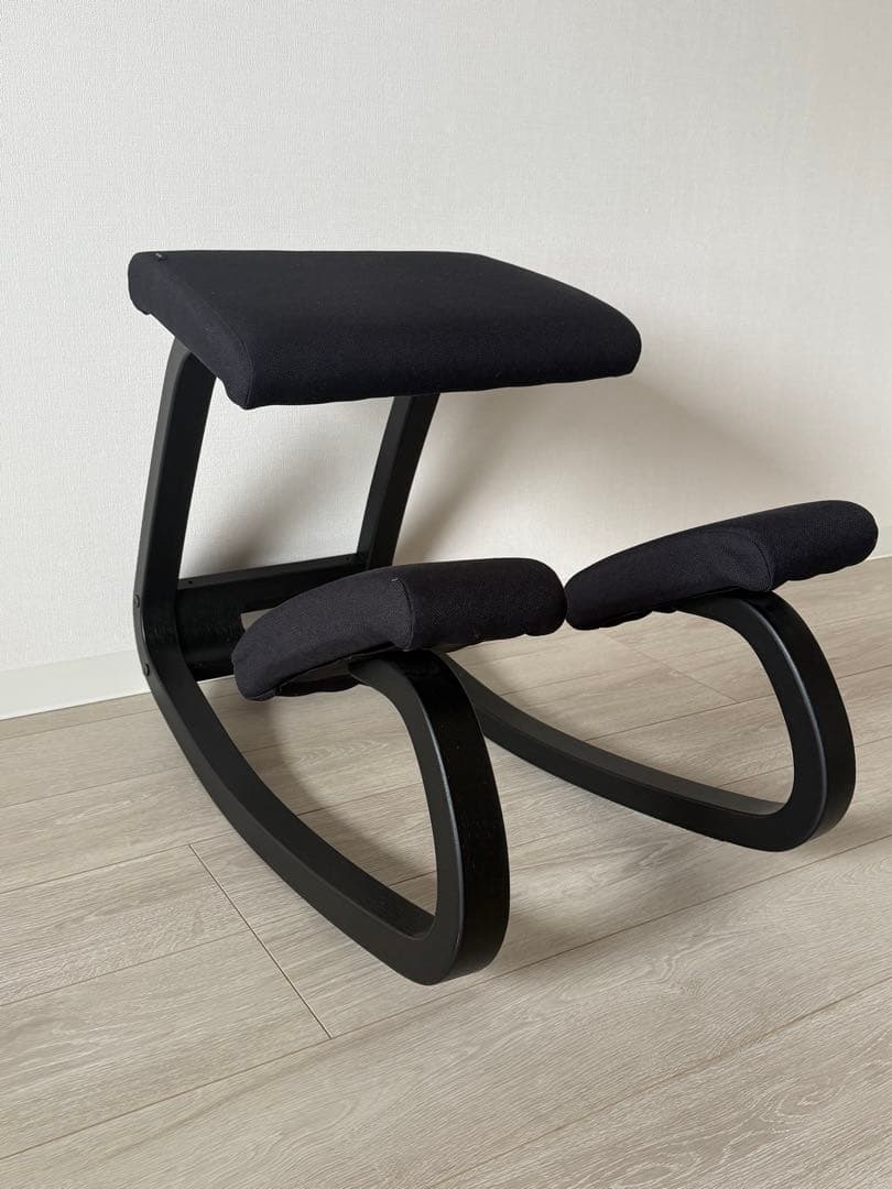 Varier（ヴァリエール）バランスチェア 黒