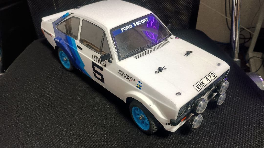 タミヤ MF-01X フォード・エスコート サーボなし 新品タイヤ付き