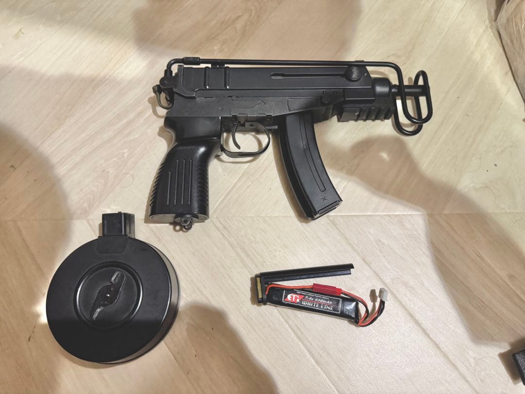 東京マルイ　スコーピオン vz61