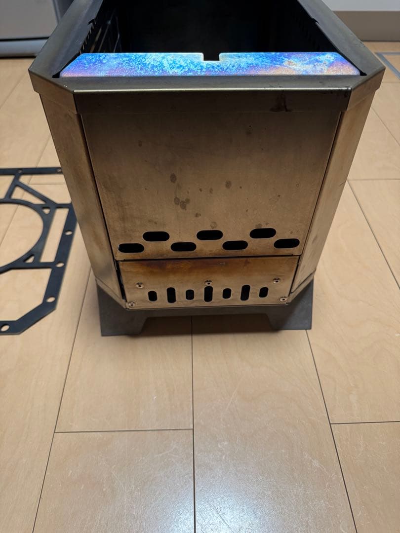 POMOLY x CAMPING TOGETHER焚き火台 ミョルニル チタン製