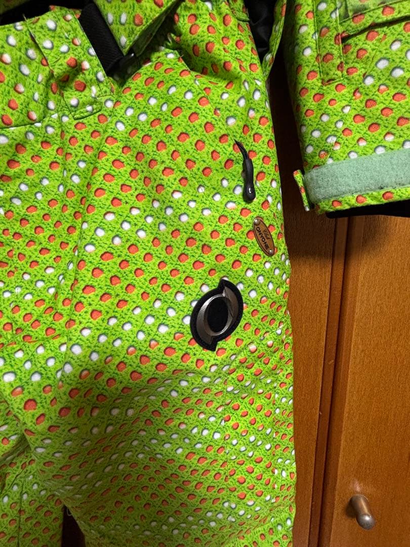 美品　オンヨネ　蛍光グリーン ドットパターン スキーウェア