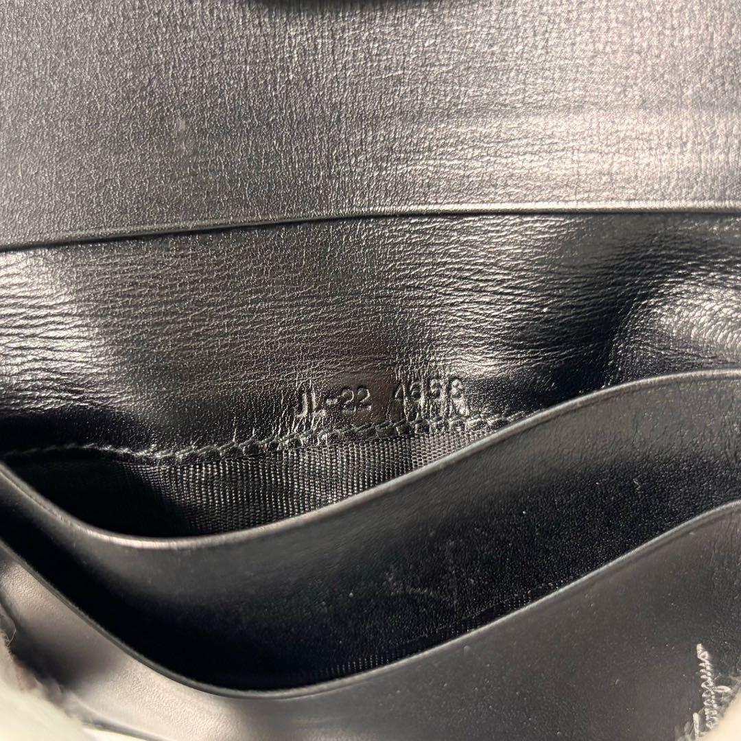 サルヴァトーレフェラガモ 名刺入れ カードケース ガンチーニ シルバー金具 本革