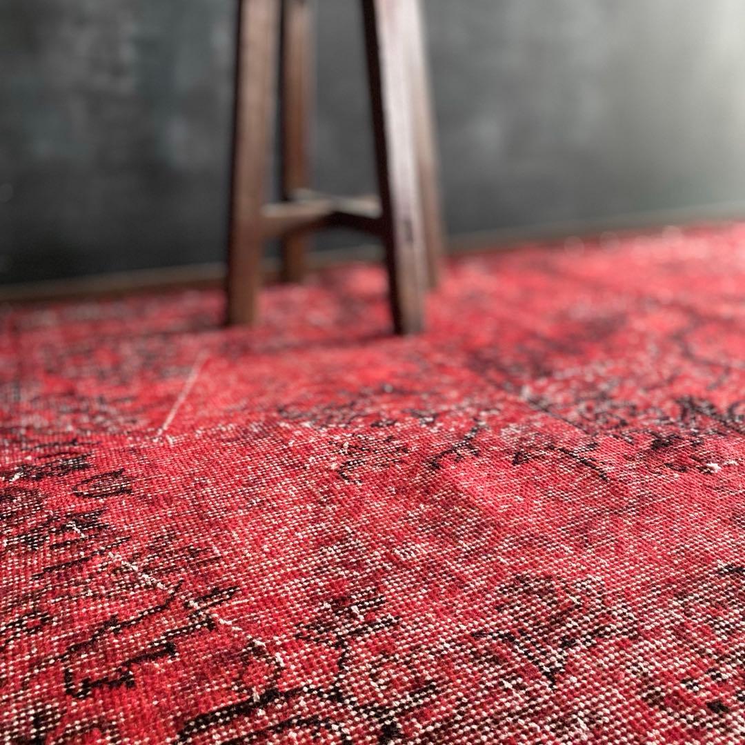 シャビーレッドオーバーダイ　ヴィンテージラグ　トルコラグ
