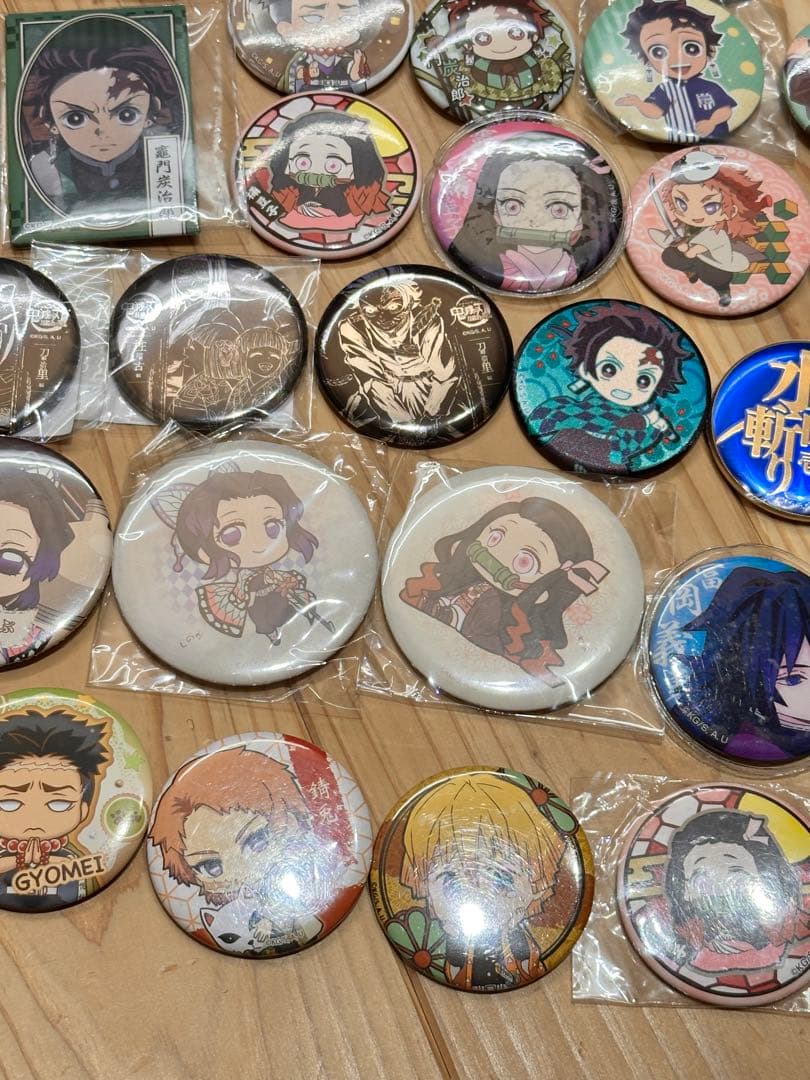 鬼滅の刃　アニメグッズ　缶バッジ　大量　まとめ売り