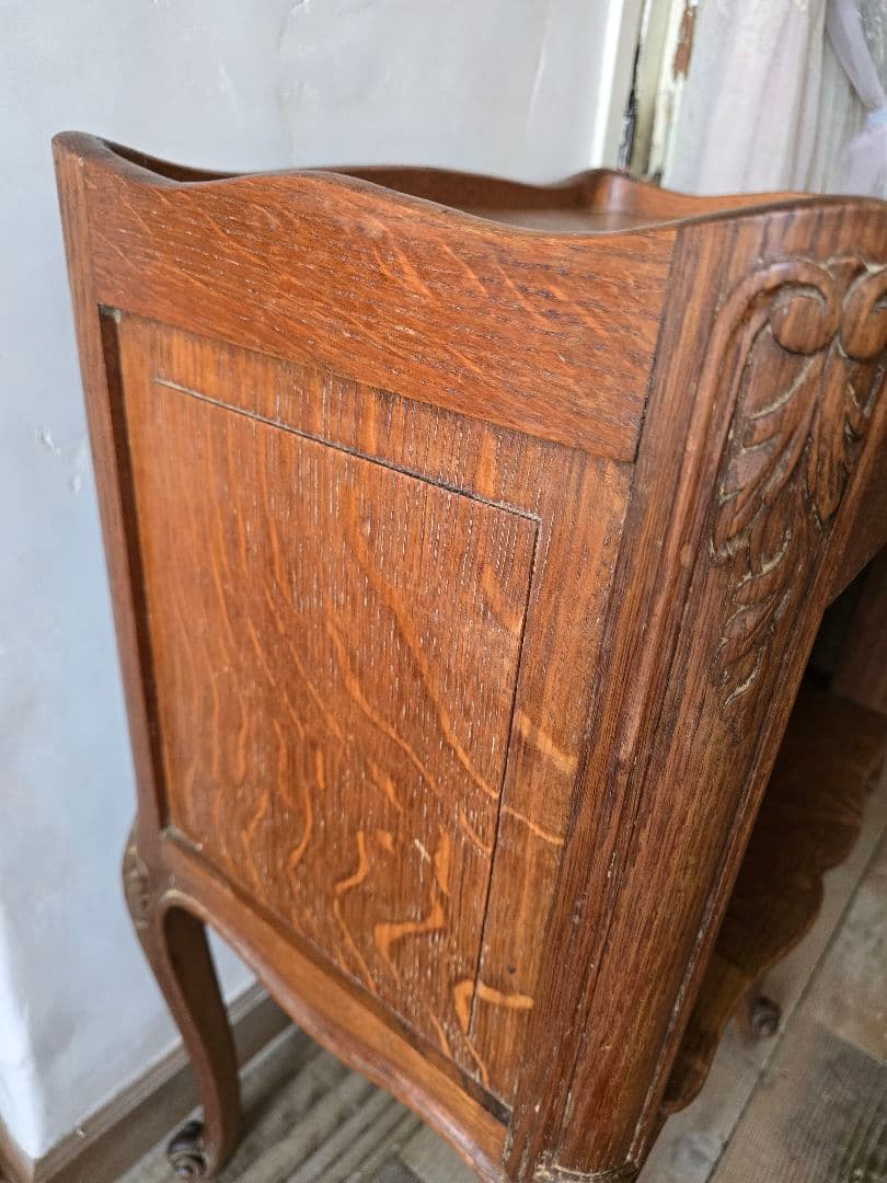 フランス　アンティーク　オーク　　ベッドサイドテーブル　家具