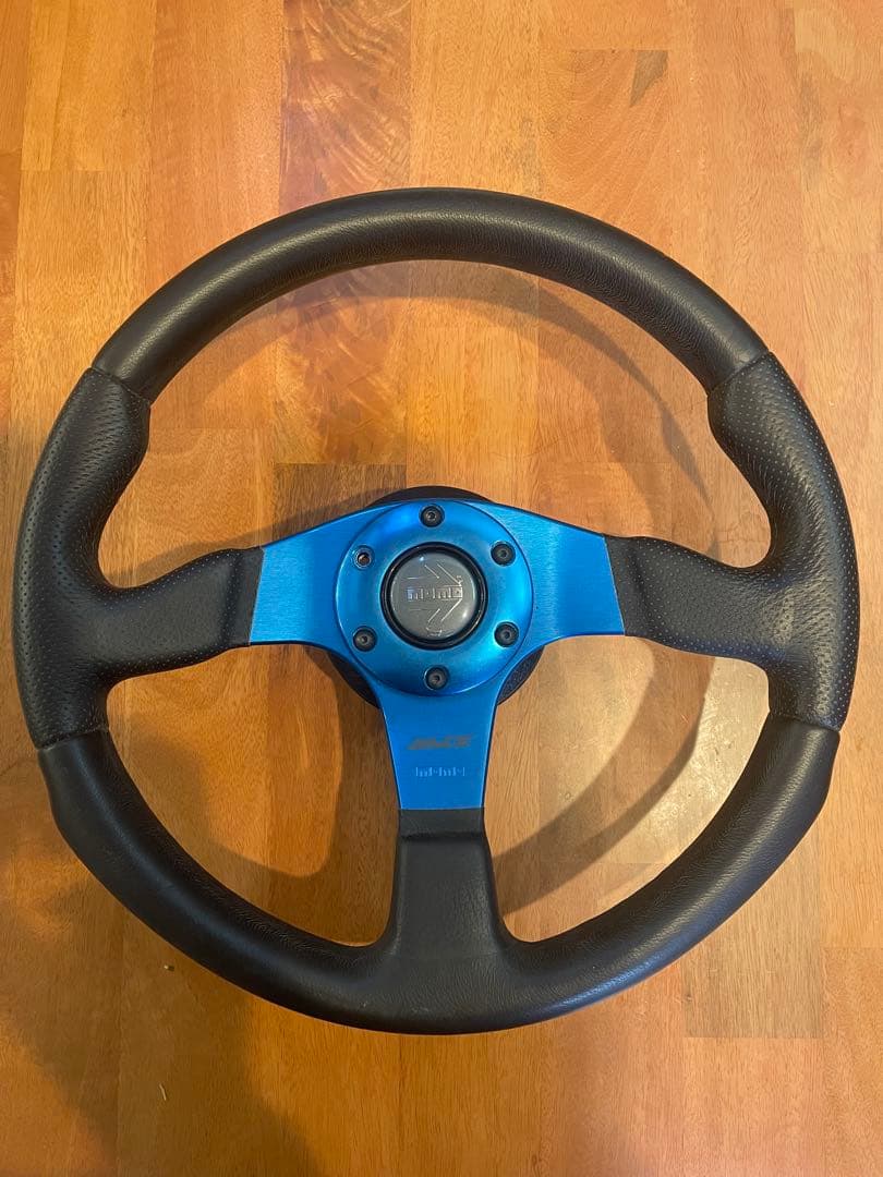 momo RACE ステアリング　メタリックブルー TYP D35 早い者勝ち