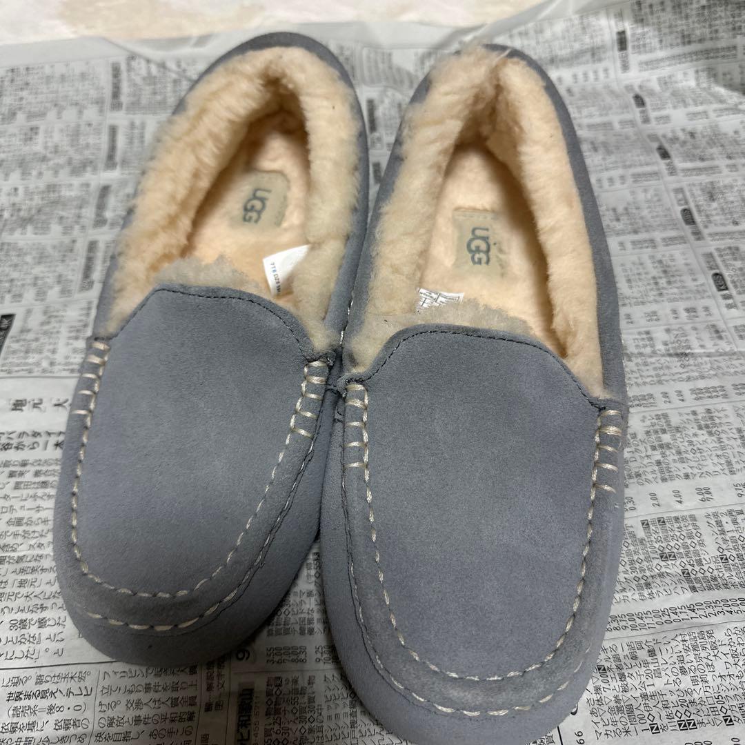UGG グレー モカシン　美品