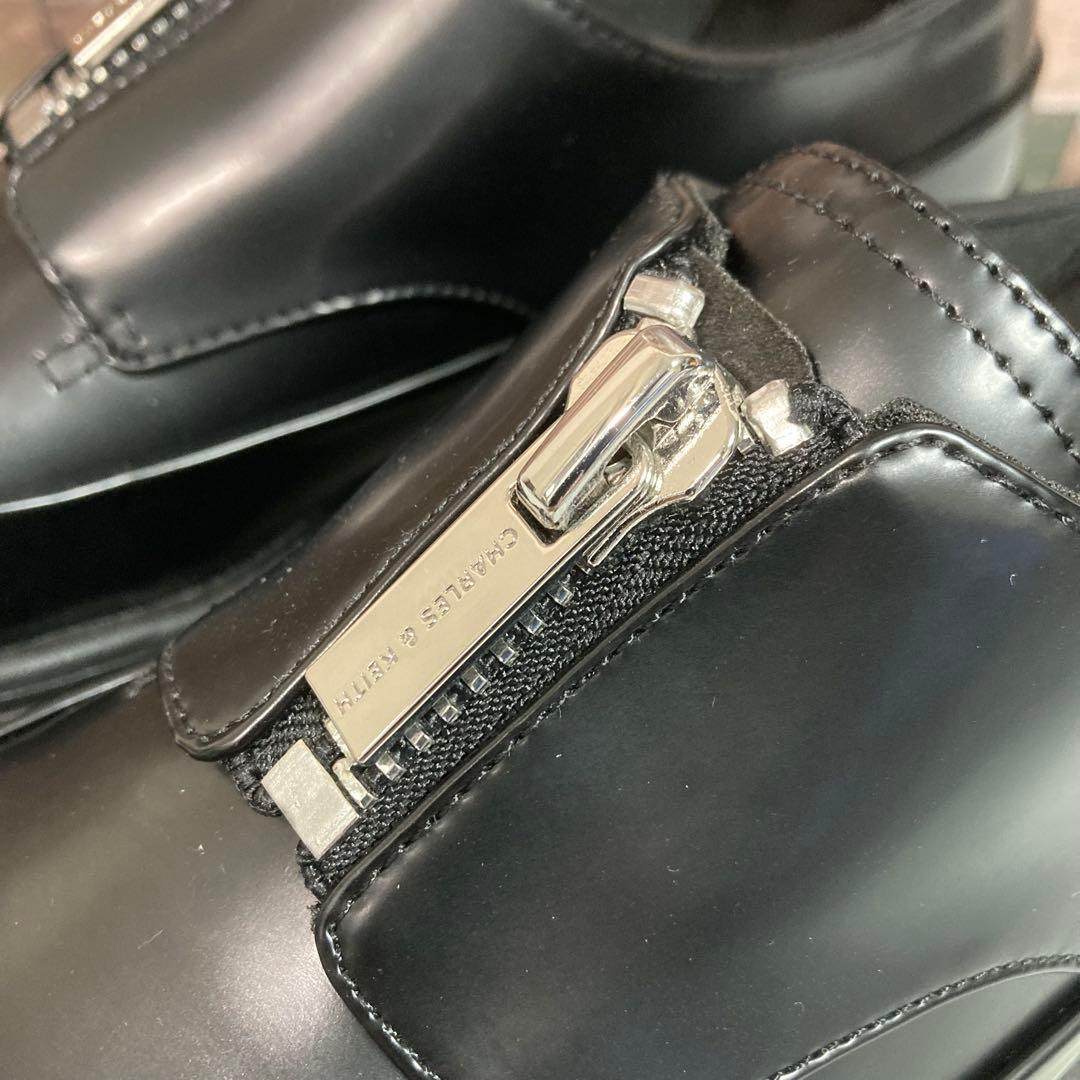 チャールズアンドキース　23.5　ジップアップ プラットフォームローファー　黒