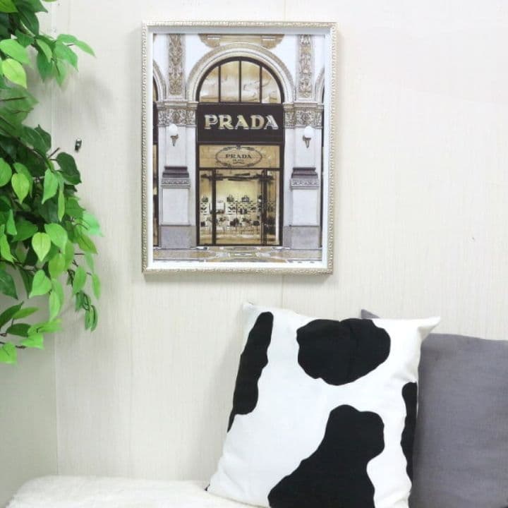 輸入雑貨　オマージュキャンバスアートパネル　『PRADA』　エントランス