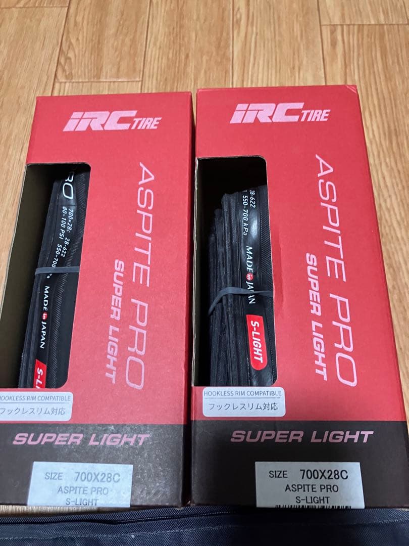 IRC Aspite Pro SuperLight 700x28C セット