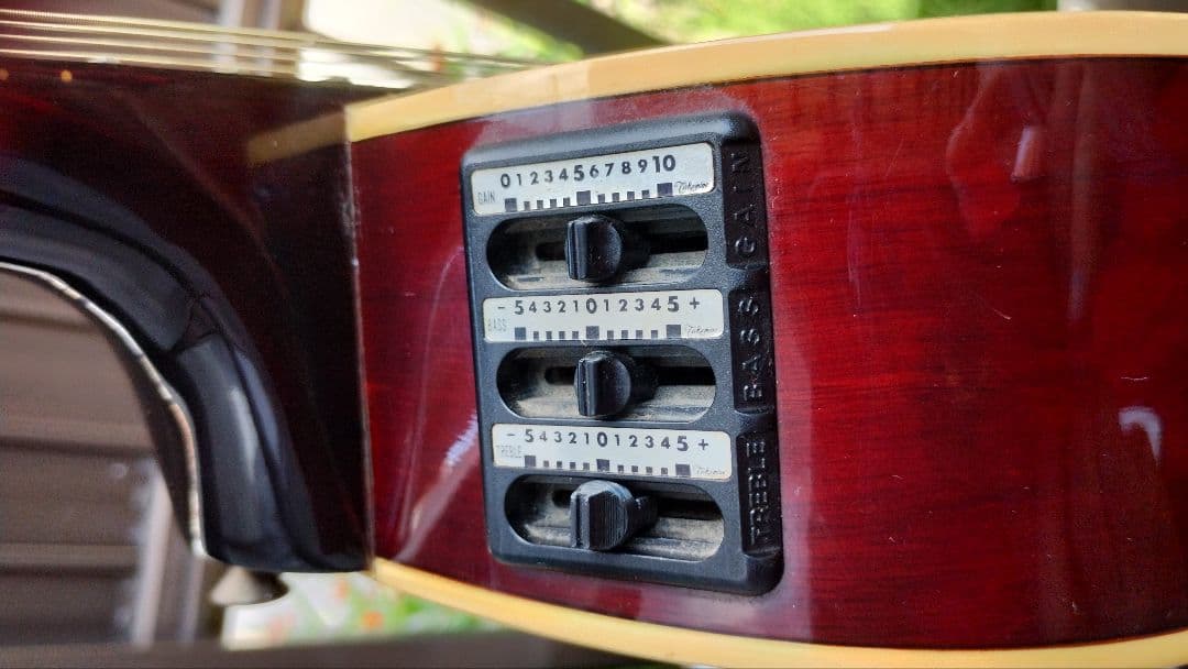 超美品 Takamine 100シリーズ(？)TS 型番不明 PA付きエレアコ