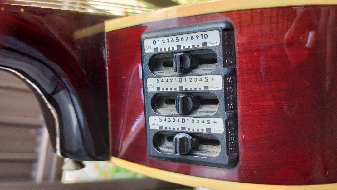 超美品 Takamine 100シリーズ(？)TS 型番不明 PA付きエレアコ
