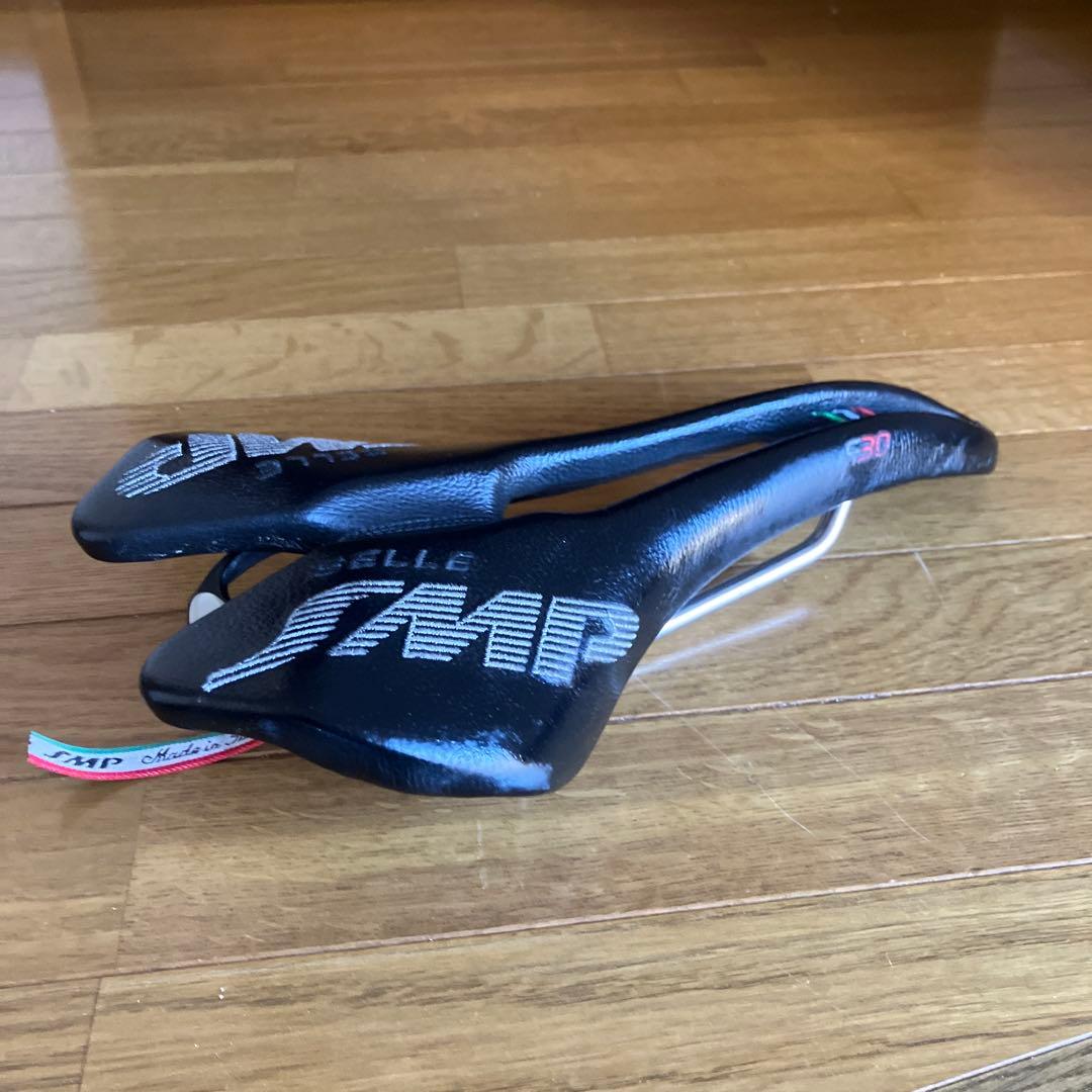 SMP F30 サドル