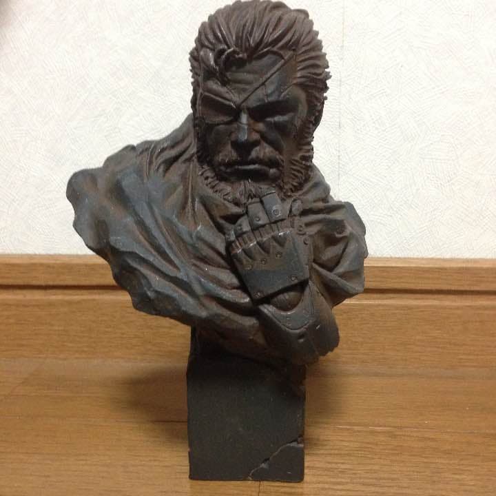 メタルギアソリッドＶ  スネークの胸像