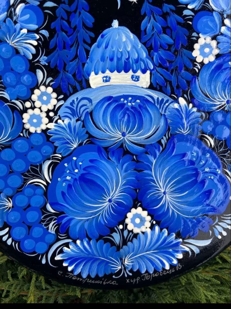 木製ペトリキウカ塗りのプレート（ヴァレンティナ・ホロべッツ）製　花柄