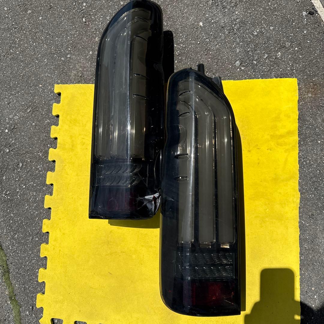 TOYOTA HIACE ULTRA Z LEDテールランプ ハイエース