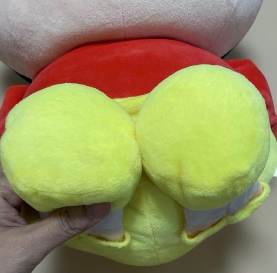クレヨンしんちゃん　特大ぬいぐるみ