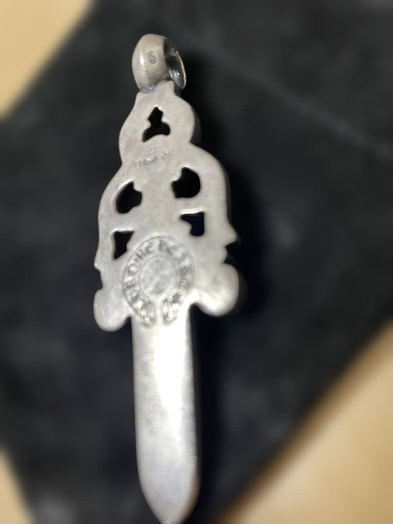 シルバー剣型ペンダント