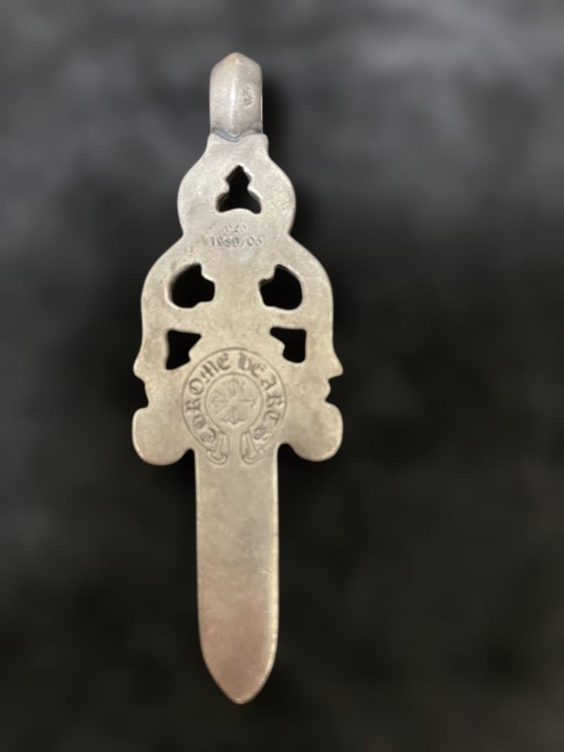 シルバー剣型ペンダント