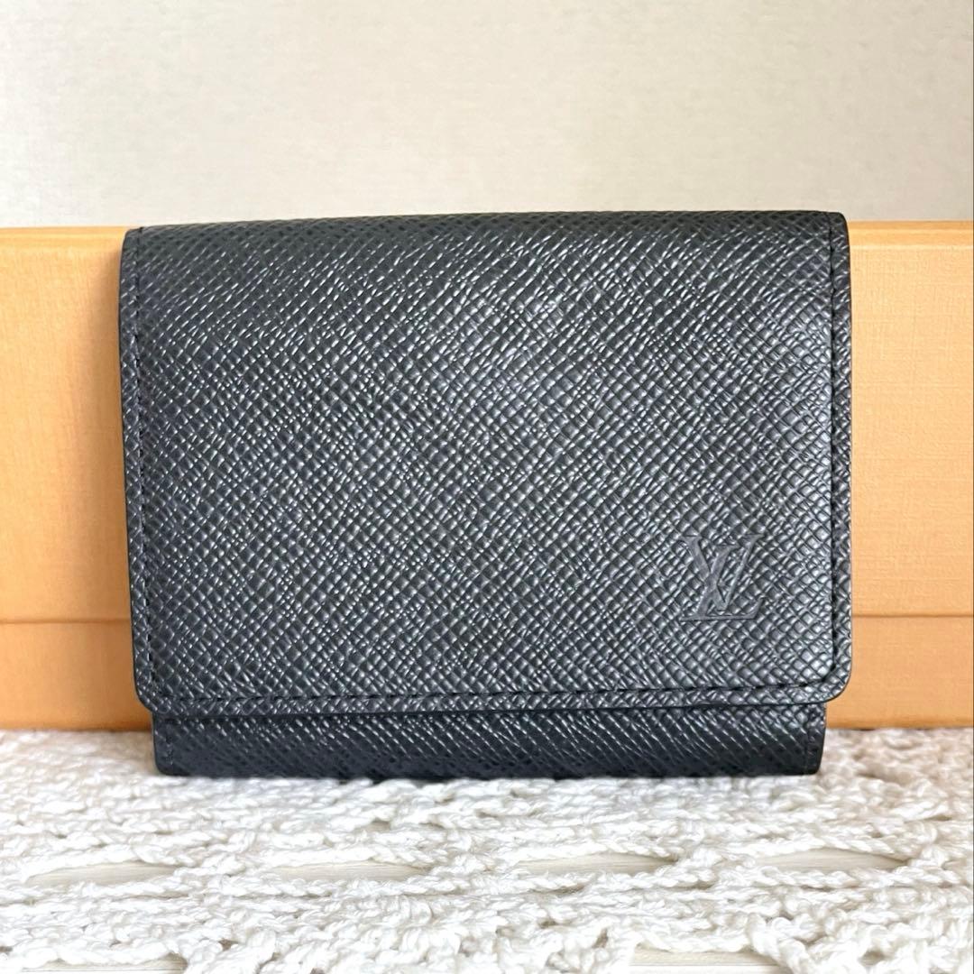 ルイヴィトン　タイガ　アンヴェロップ　カルトドゥヴィジット　ブラック