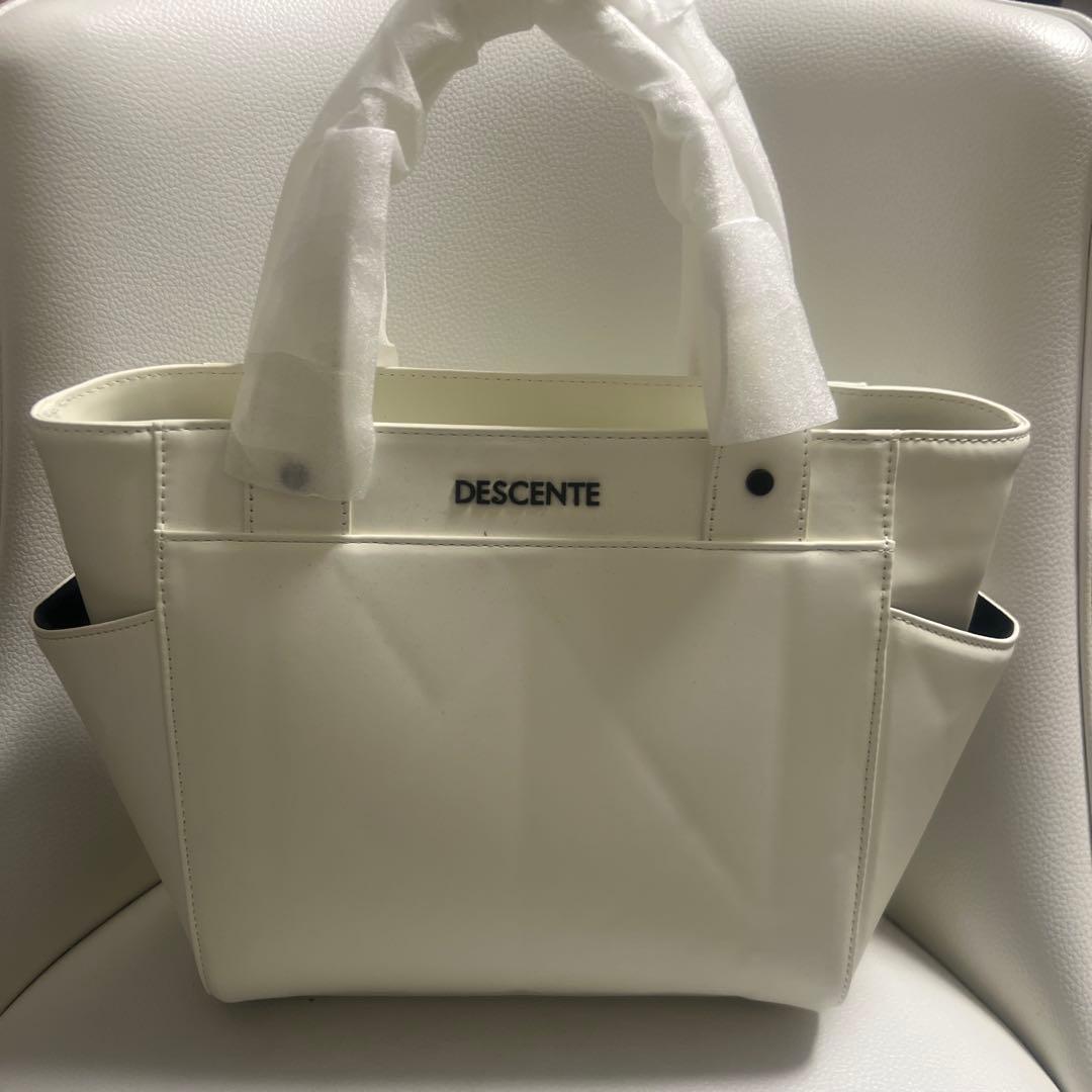 デサント　ホワイト 合成皮革 カートバッグ
