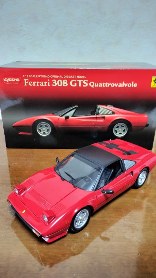 京商1/18フェラーリ308GTSクアトロバルボーレ【RED】