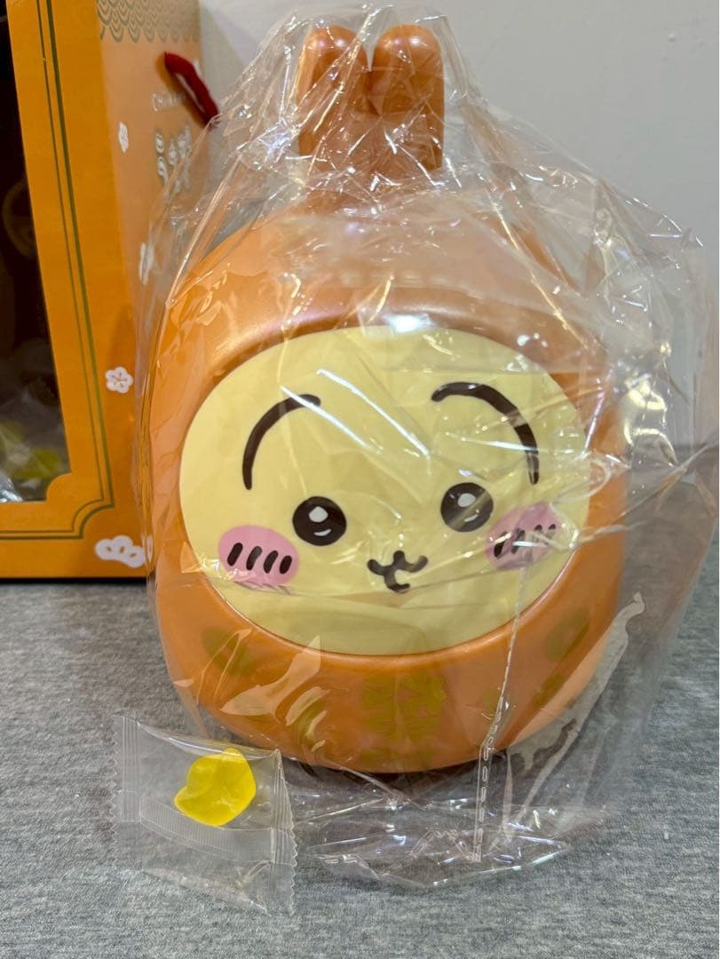 ちいかわ 台湾限定 うさぎ達磨貯金箱　飴箱　だるま　飴あり
