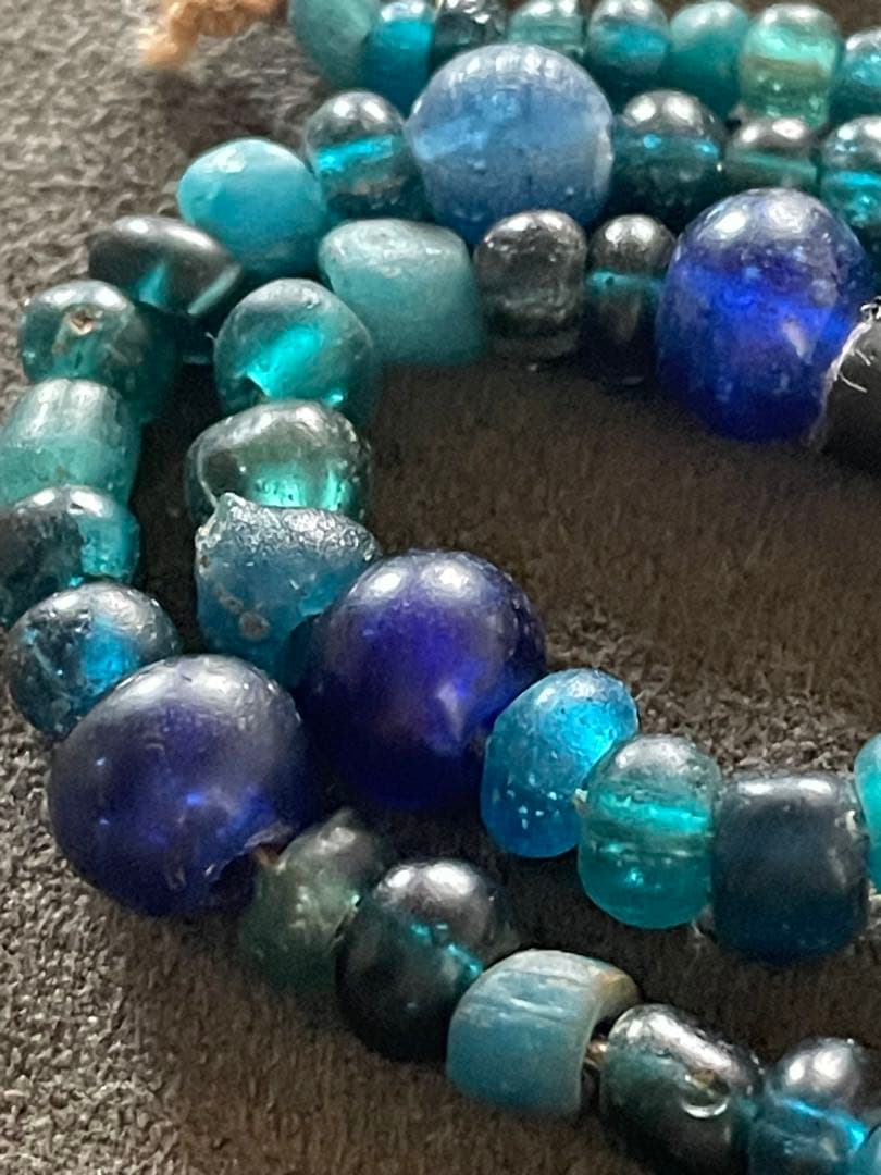 出土　古墳時代　赤瑪瑙製12面切子玉　瑠璃玉1連