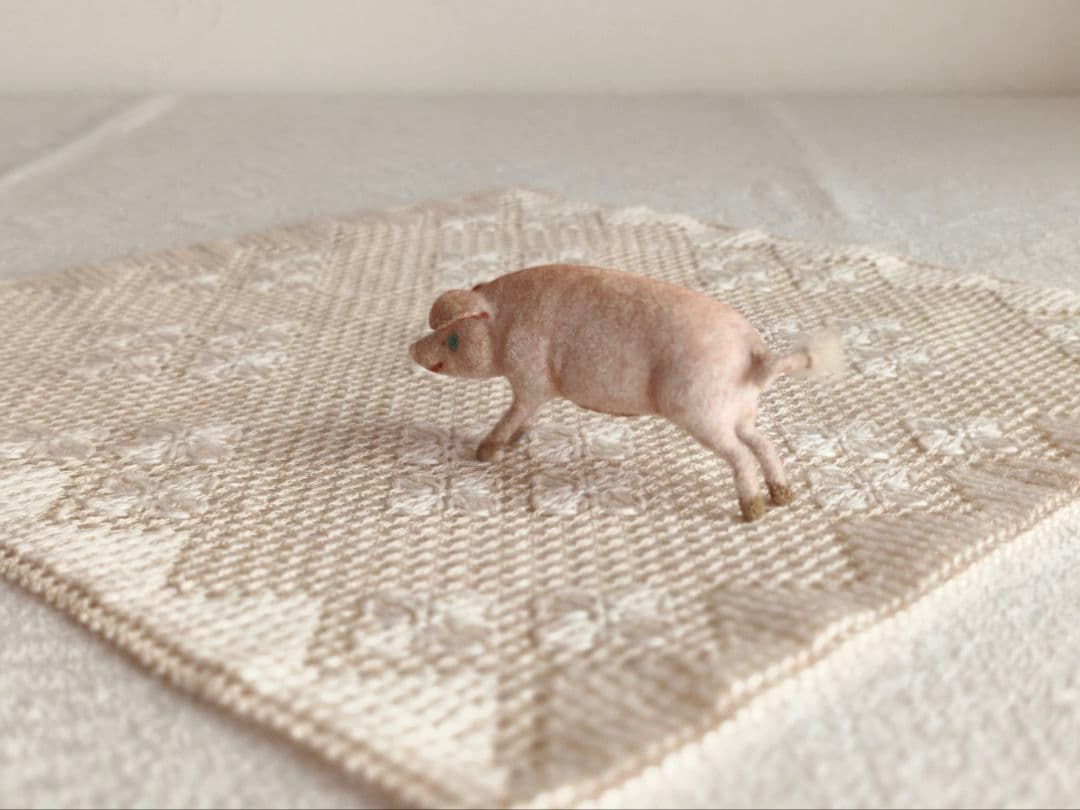 【まーちゃんさま】vintage figure ୨୧ * グリーンの瞳のブタさん