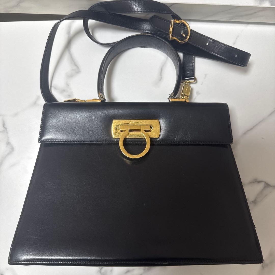 Salvatore Ferragamo ゴールド金具　値下げ