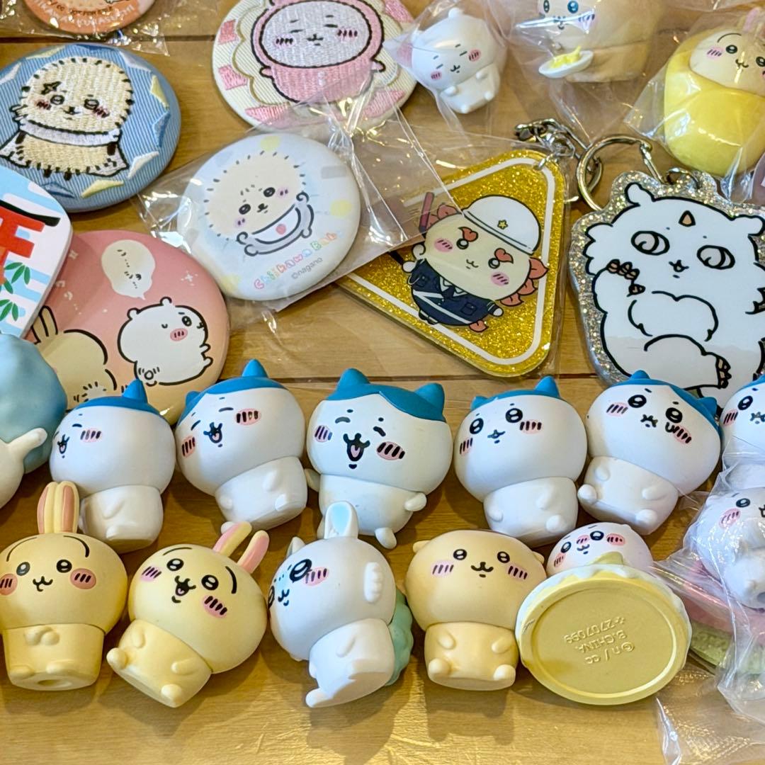 ちいかわ グッズ大量まとめ売り 50点以上 缶バッチ フィギュア キーホルダー