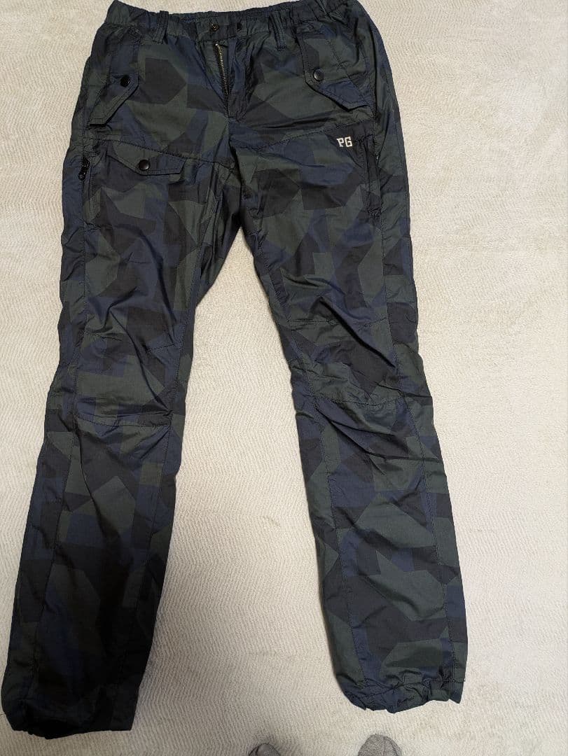 PG パーリーゲイツ　カモフラ柄　 パンツ　蓄熱素材