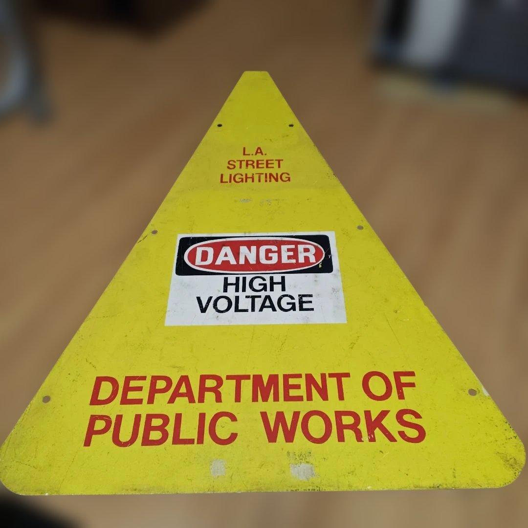 DANGER 注意看板ビンテージの看板です。