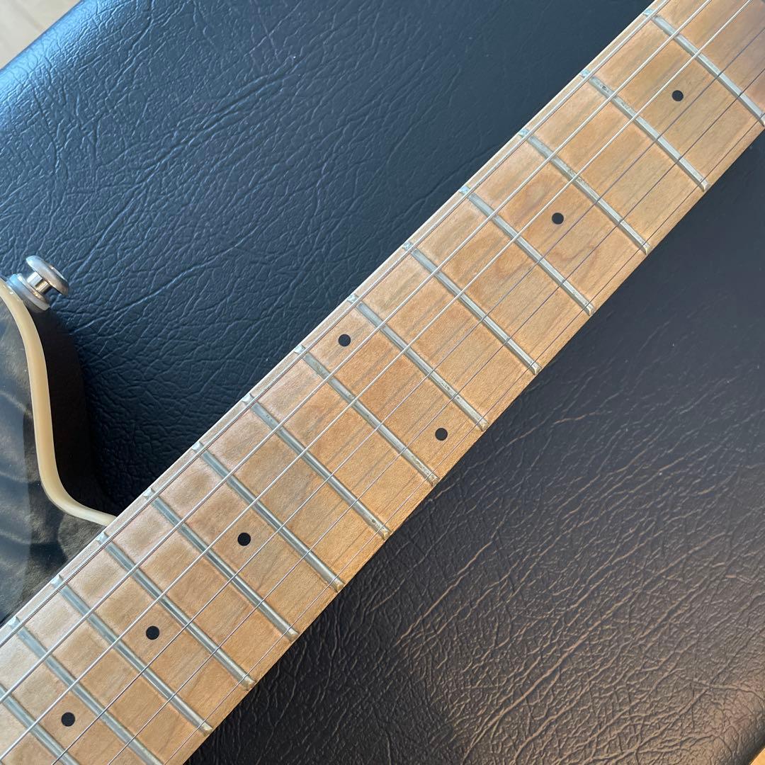 ギター Music Man AXIS Tribute Translucent Black