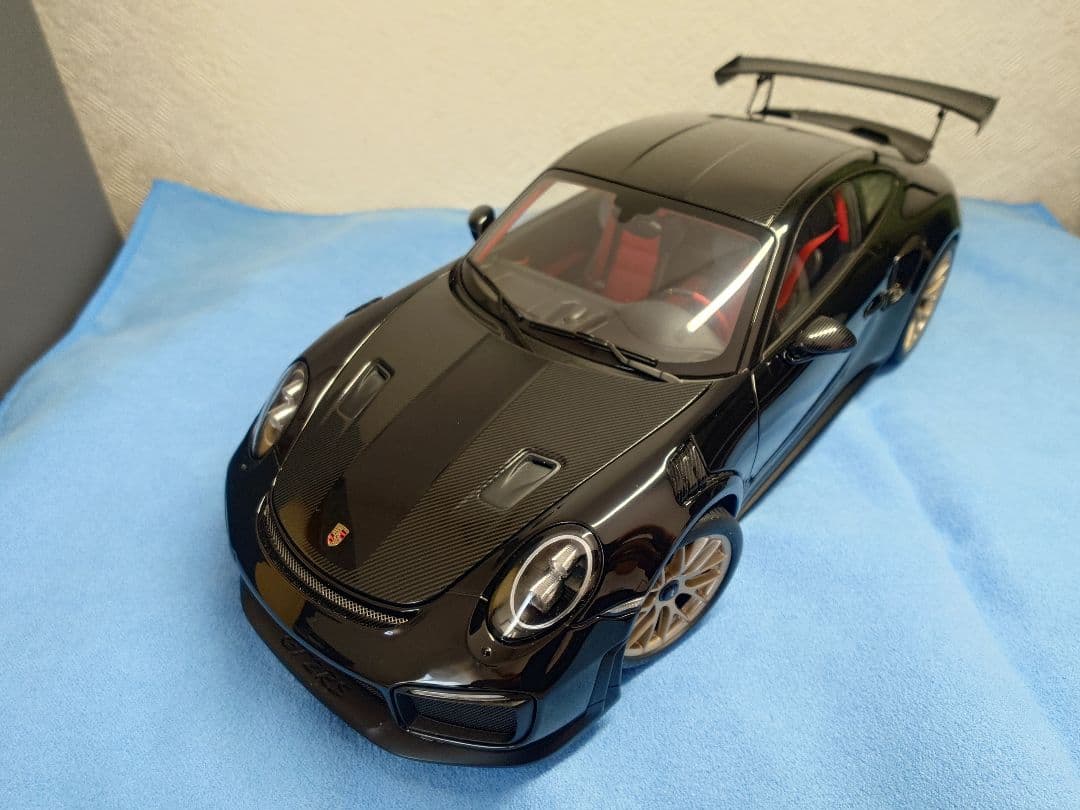 オートアート1/18 ポルシェ 911 (991.2) GT2
