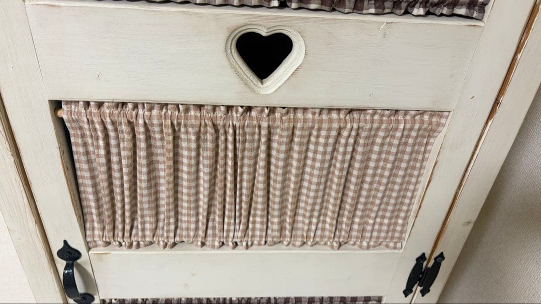 カントリー収納棚