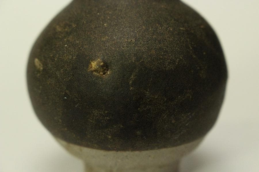 李朝 黒高麗 小壷 高6.2cm(LC521)