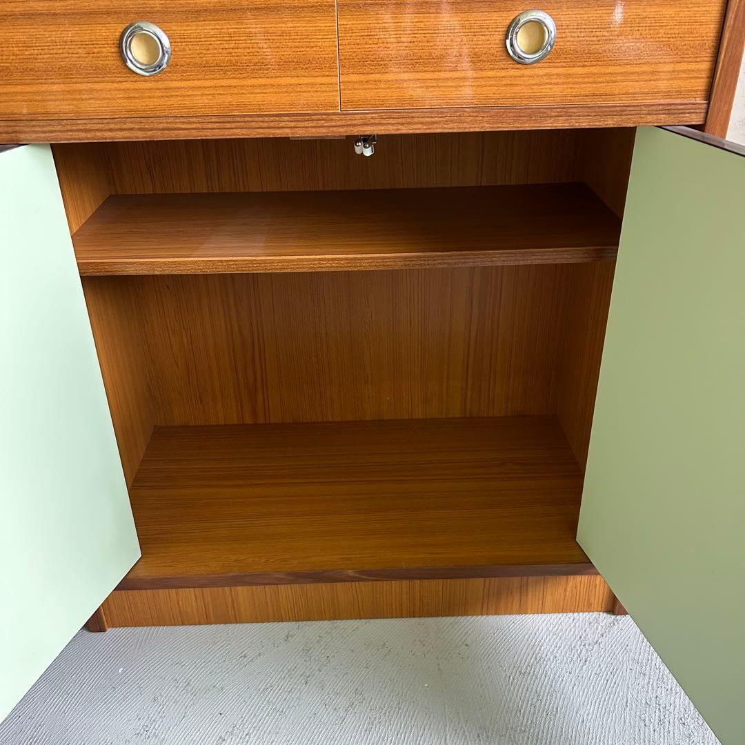 【美品】レトロポップ 木目調 食器棚