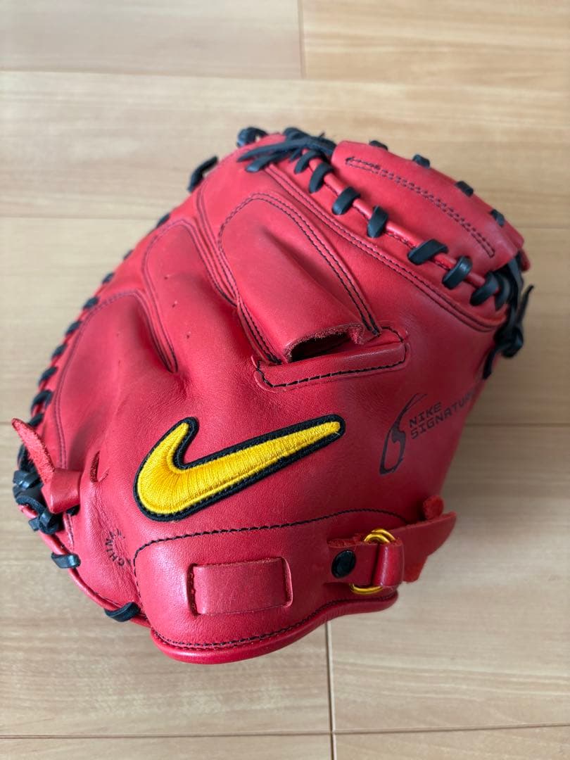 Nike 右手用キャッチャーミット レッド