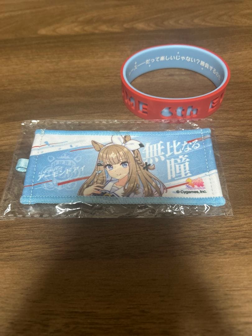 ウマ娘公式応援ミニタオル　シリコンバンド　アーモンドアイ