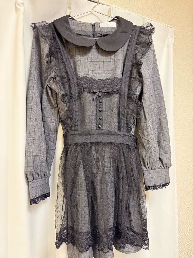 チュールエプロン付きドーリーワンピース pium