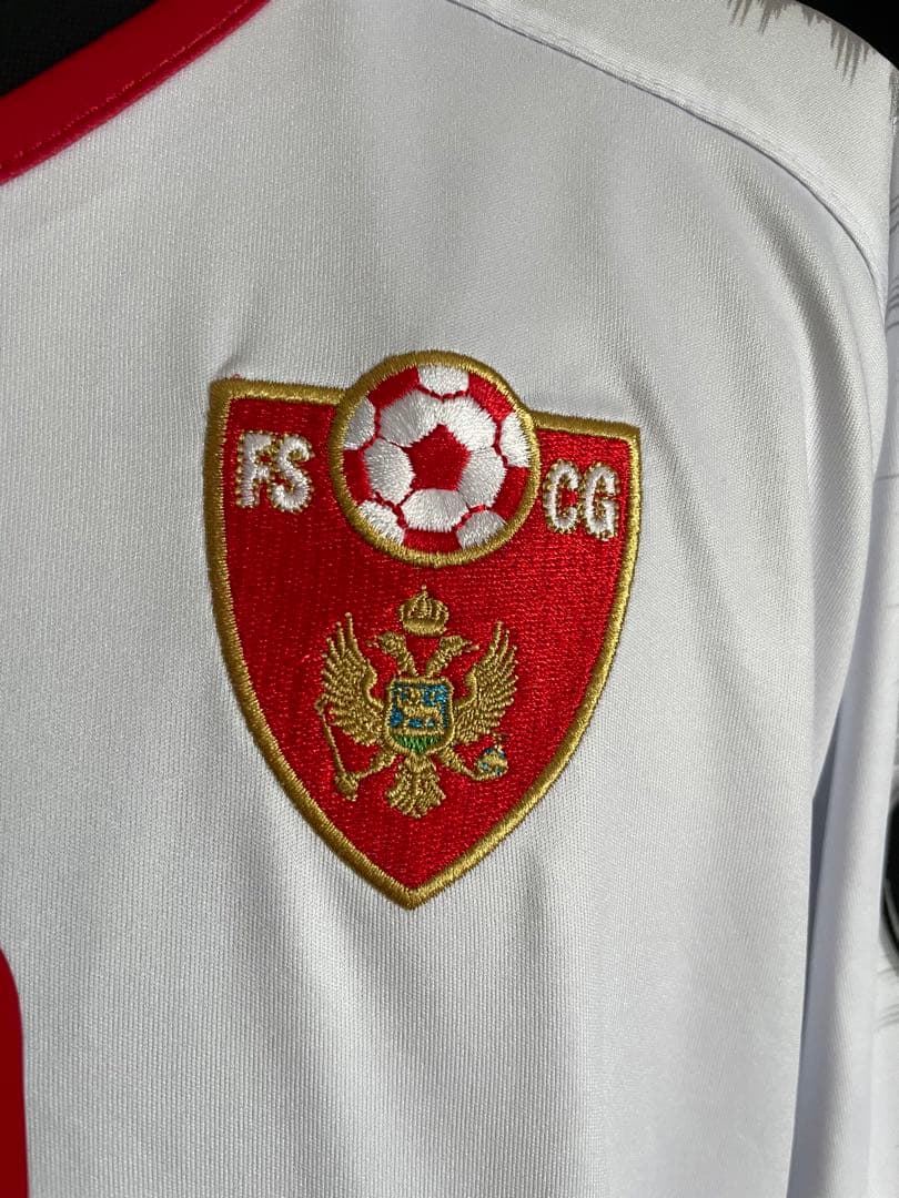 モンテネグロ代表ユニフォーム