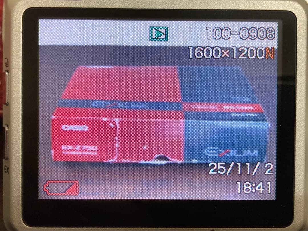 CASIO EXILIM EX-Z750 コンパクトデジタルカメラ　コンデジ