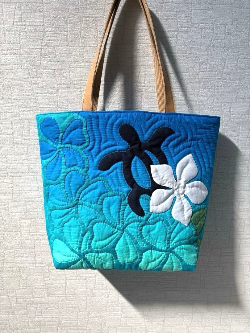 ハワイアンキルトトートバッグ　　　　　　グラデーションB 　　プルメリア&ホヌ