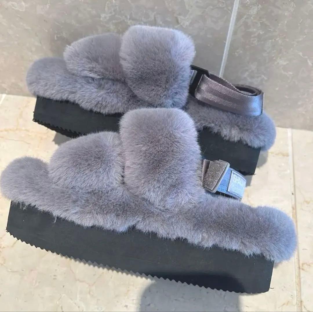 【新品同様】Shaka 厚底プラットフォーム　ファーサンダル　グレー25cm